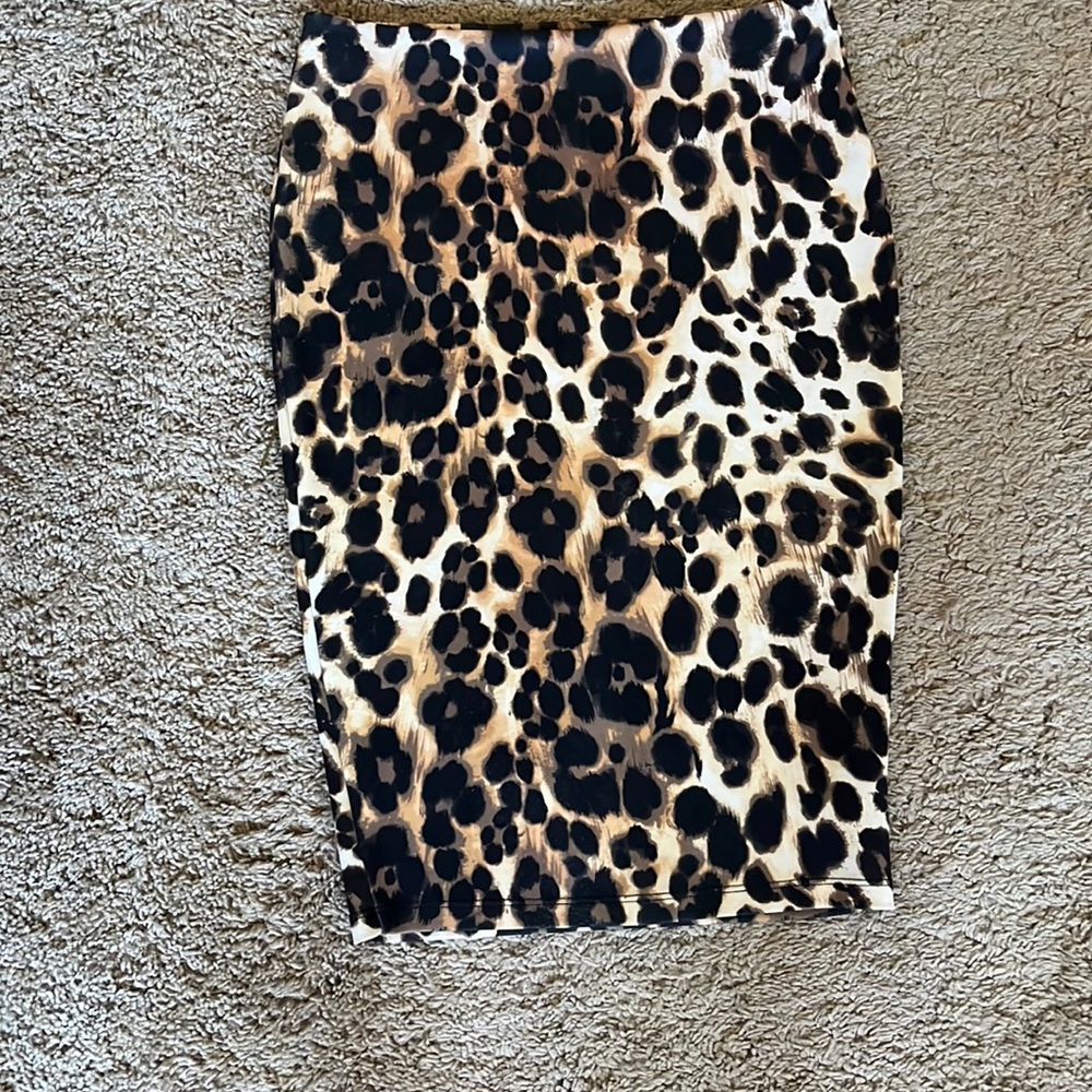 Bebe Leopard print skirt
